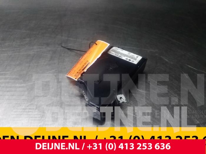 Volkswagen Polo Multi-media control unit O43248