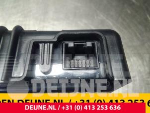 Volkswagen Polo Multi-media control unit O43248 photo 3