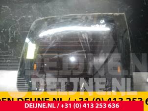 Hyundai H200 Minibus/van rear door window O43925 photo 2