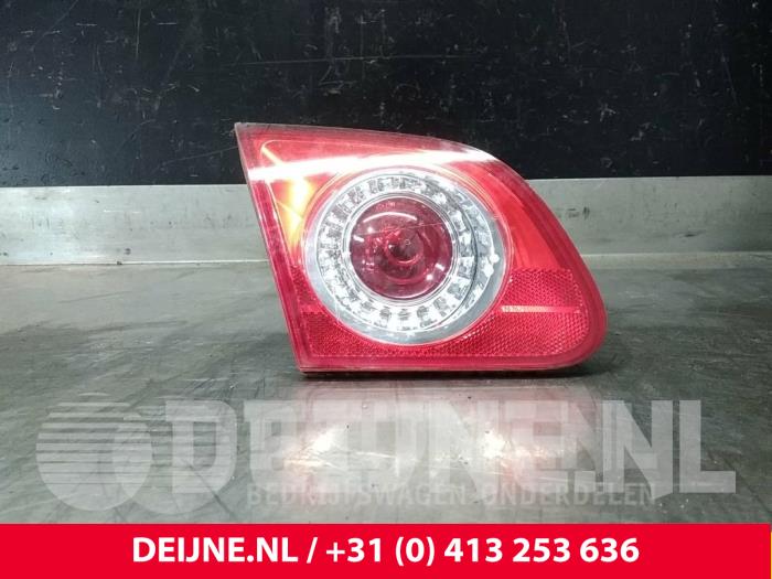 Volkswagen Passat Taillight, left O44205