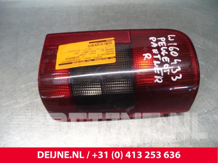 Peugeot Partner Rücklicht rechts O44870