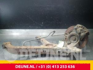Mercedes Vito Draagarm onder links-achter O45485 foto 2