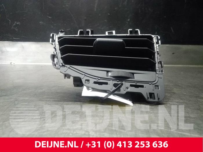Volkswagen Polo Dashboard vent O45799