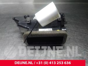 Volkswagen Polo Dashboard vent O45800 photo 2