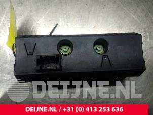 Opel Vivaro Uurwerk O46044 foto 2