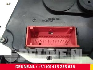 Opel Vivaro Kilometerteller KM O46179 foto 3
