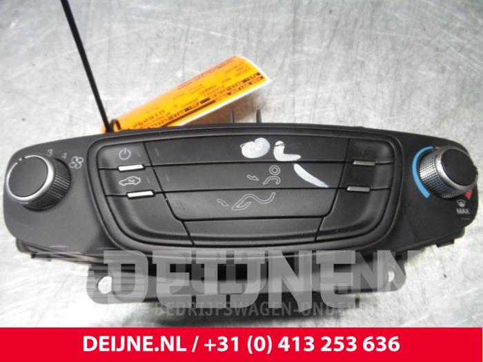Ford Transit Courier Heizung Bedienpaneel O46614