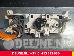 Peugeot Partner Kachel Bedieningspaneel O47048 foto 2
