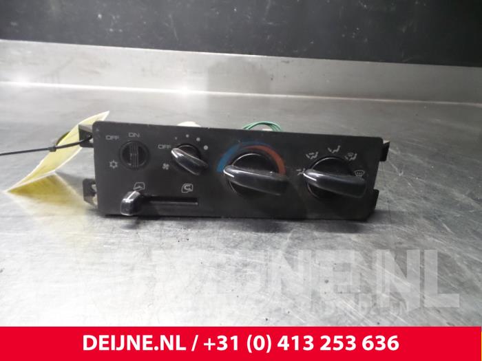 Mitsubishi Canter Heizung Bedienpaneel O47132