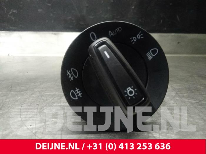 Volkswagen Polo Light switch O47309