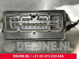 Toyota Hiace Wiper module O47984 photo 4