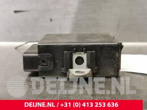 Toyota Hiace Wiper module O47984 photo 3
