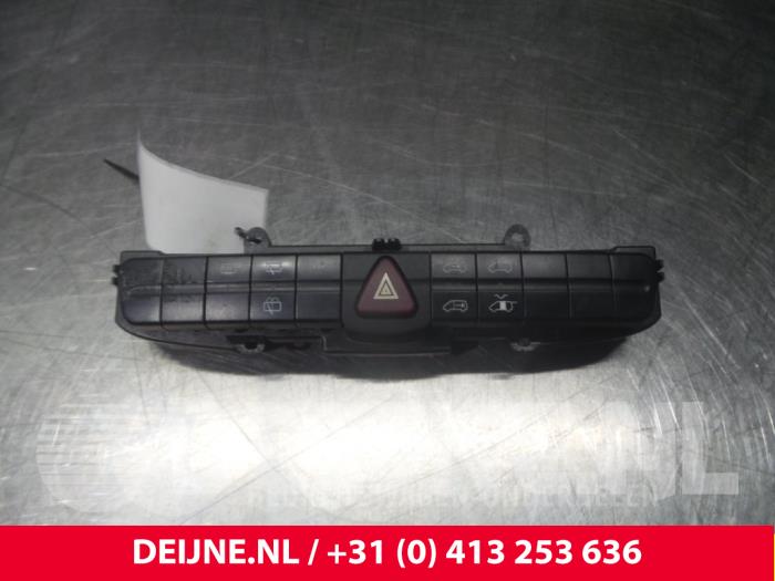 Mercedes Vito Paniekverlichtings Schakelaar O48148