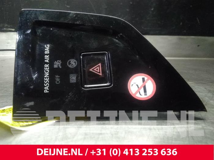 Volkswagen Polo Panic lighting switch O48169