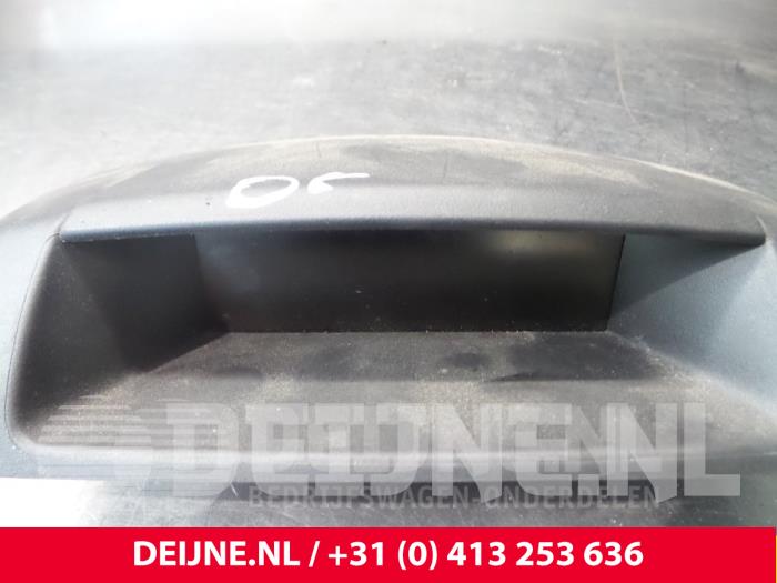 Gebruikte Display Interieur Peugeot Partner (GC/GF/GG/GJ/GK) 1.6 HDI 75 16V Prijs € 36,30 Inclusief btw aangeboden door van Deijne Onderdelen Uden B.V.