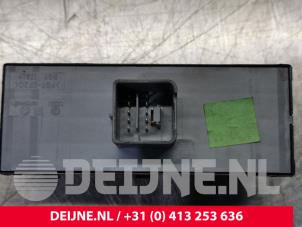 Volkswagen Golf Plus Electric window switch O48513 photo 2