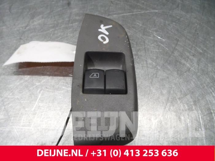 Nissan NV200 Multi-functional window switch O48657