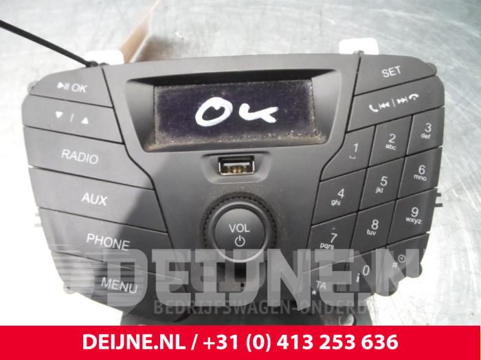 Ford Transit Courier Radio control panel O48704