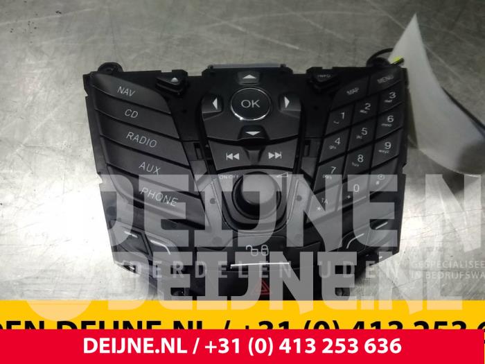 Ford Focus Radiobedienfeld O48712