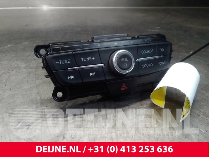 Ford Focus Radiobedienfeld O48713