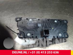 Ford Focus Radio control panel O48713 photo 2