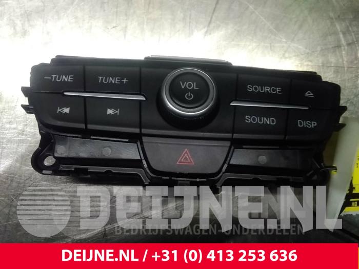 Ford Focus Radiobedienfeld O48714