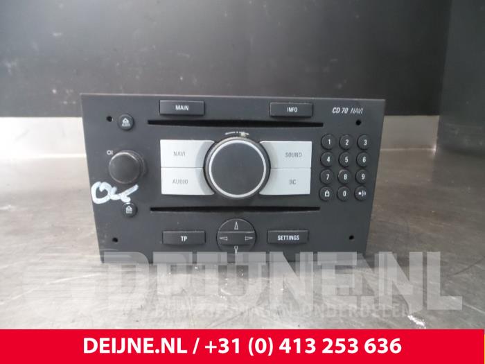 Radio van een Opel Combo (Corsa C) 1.3 CDTI 16V 2007