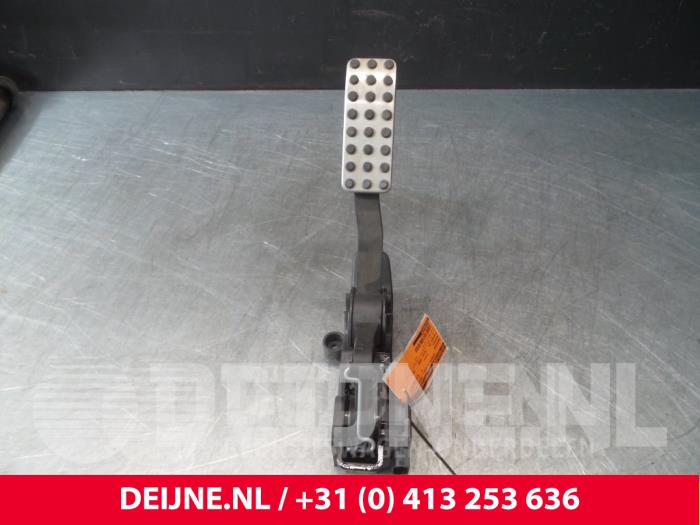 Mercedes B-Klasse Accelerator pedal O49403