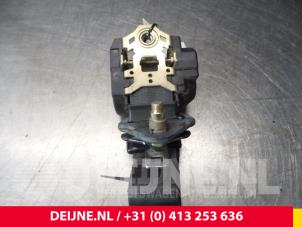 Opel Movano Front seatbelt, right O49906 photo 2