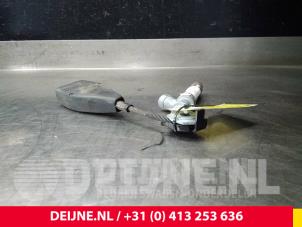 Opel Vivaro Gurtsrammer Mitte vorne O50185 foto 2