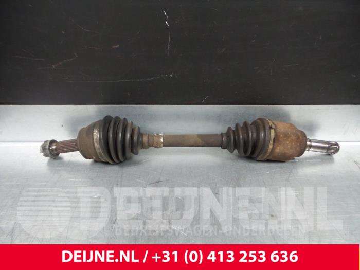 Gebruikte Aandrijfas links-voor Fiat Doblo Cargo (223) 1.9 JTD Prijs € 48,40 Inclusief btw aangeboden door van Deijne Onderdelen Uden B.V.