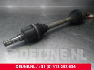 Nissan Interstar Front drive shaft, left O50778 photo 3