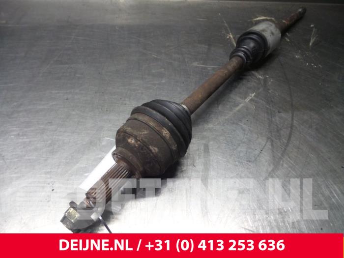 Opel Vivaro Aandrijfas rechts-voor O51041