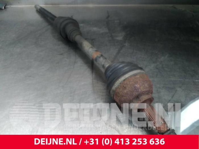 Opel Vivaro Aandrijfas rechts-voor O51044