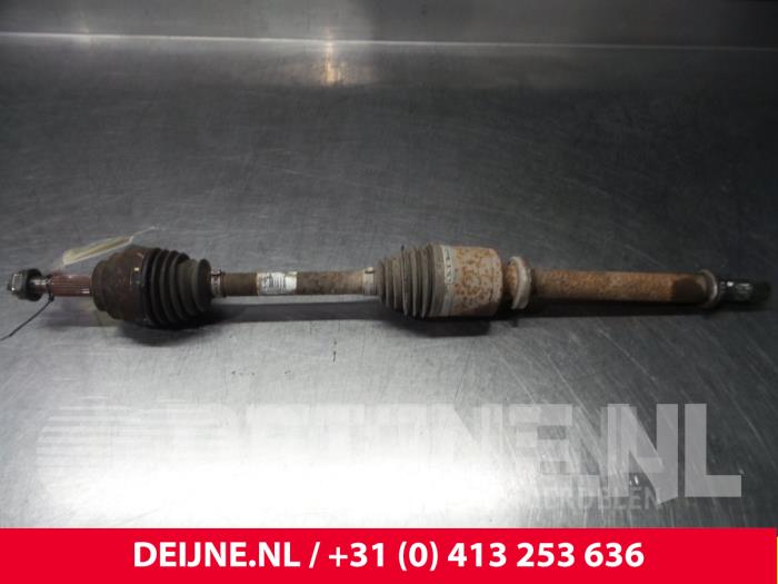 Gebruikte Steekas rechts-voor Nissan Kubistar (F10) 1.5 dCi 70 Prijs € 90,75 Inclusief btw aangeboden door van Deijne Onderdelen Uden B.V.