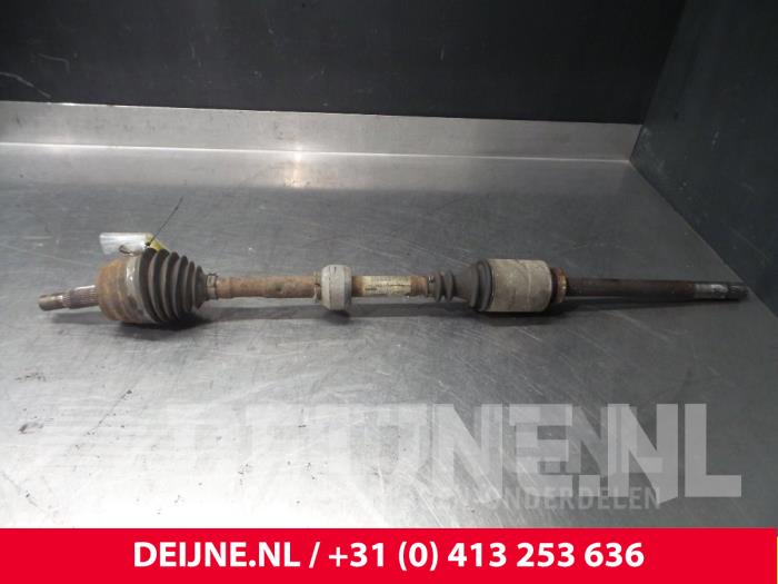 Nissan Interstar Antriebswelle rechts vorne O51265