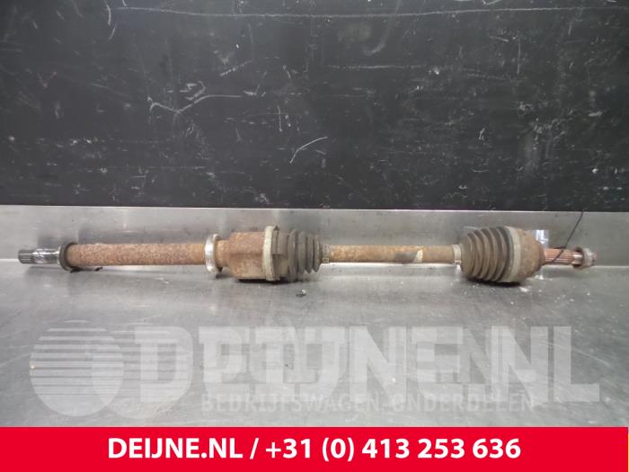 Gebruikte Steekas rechts-voor Renault Clio III (BR/CR) 1.6 16V Prijs € 10,00 Margeregeling aangeboden door van Deijne Onderdelen Uden B.V.