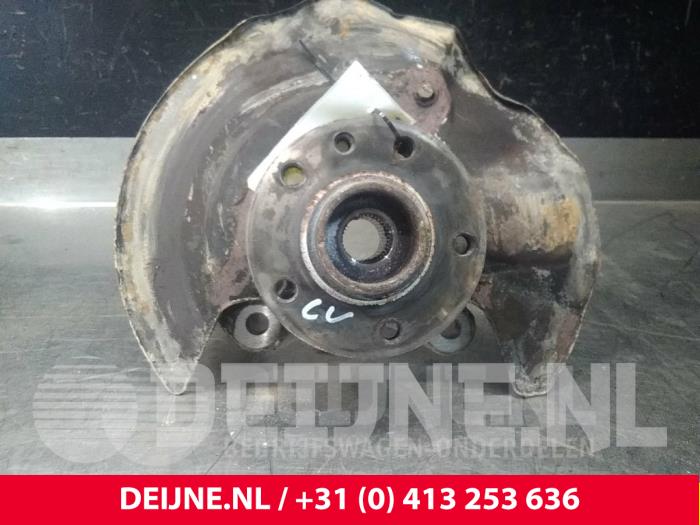 Volkswagen Transporter Achsschenkel links vorne O52070