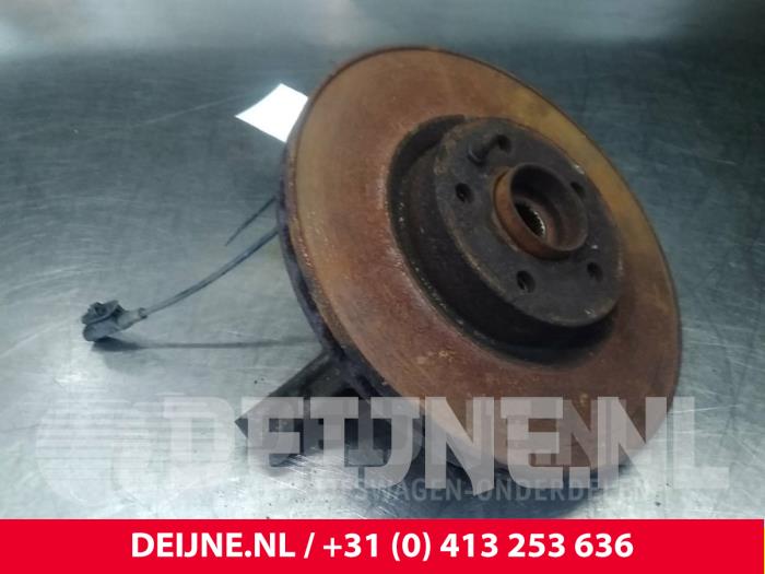Fiat Doblo Fusee links-voor O52101