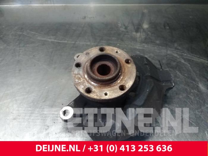 Peugeot Expert Fusee links-voor O52206