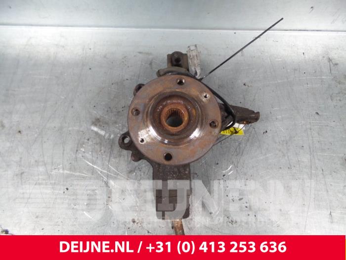 Peugeot Partner Fusee links-voor O52214