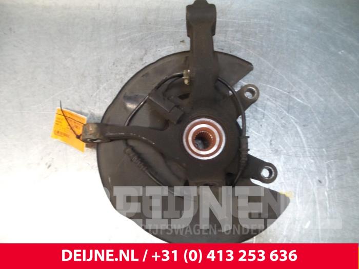 Mercedes Vaneo Knuckle, front right O52313