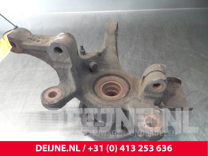 Mercedes Vito Fusee rechts-voor O52314