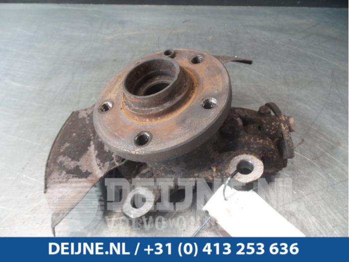 Volkswagen Transporter Fusee rechts-voor O52379