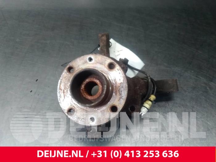 Renault Kangoo Fusee rechts-voor O52554