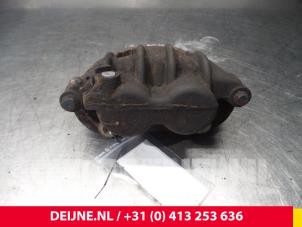 Nissan Cab Star Remklauw (Tang) links-voor O52913 foto 2