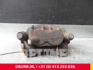 Renault Master Remklauw (Tang) links-voor O53035 foto 2