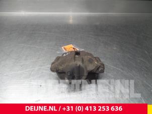 Renault Kangoo Remklauw (Tang) links-voor O53065 foto 2