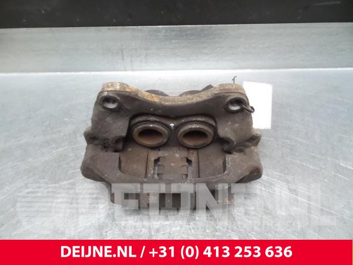 Nissan Interstar Bremszange rechts vorne O53350