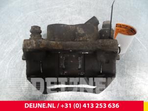 Nissan Interstar Remklauw (Tang) rechts-voor O53350 foto 2